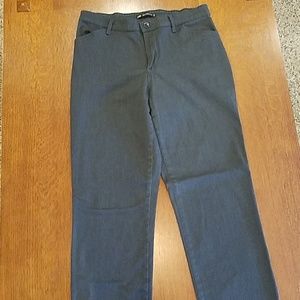 Like new Lee Relexad fit pants.